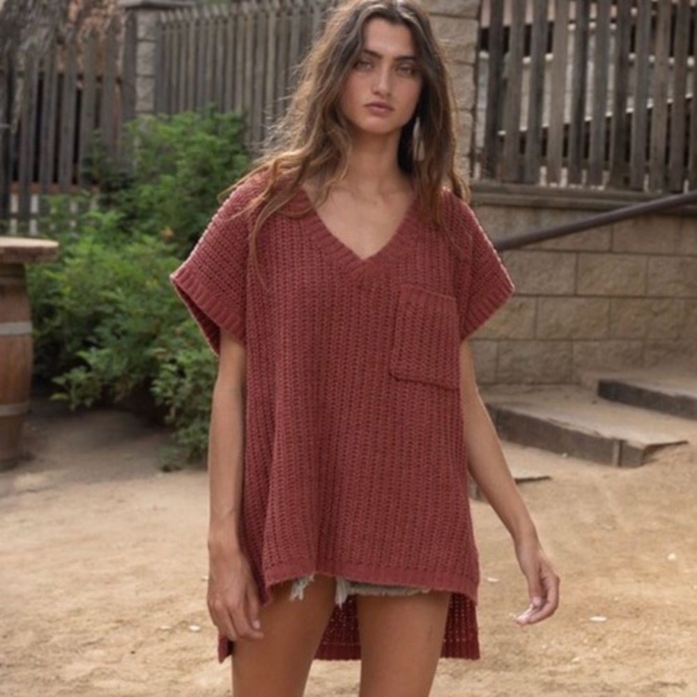 POL Chenille Sweater Oversized Fit Cable Knit V-Neck High-Low Brick Red Womens S